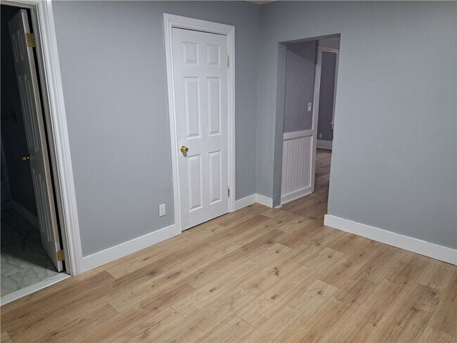 Photo - 72 Saratoga Ave