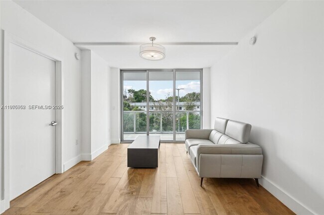 Photo - 13800 Highland Dr Unidad 202