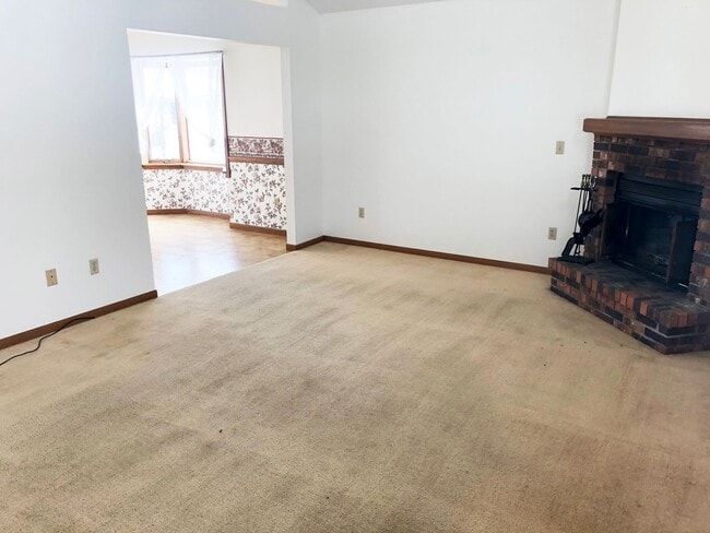 Photo - 3 Bedroom, 3 Bath Home With 2-Car Attached Garage In Rothschild