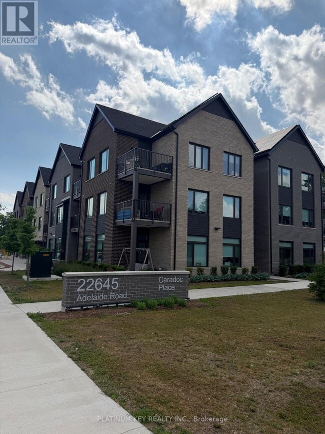 Photo - 22645 Adelaide Rd