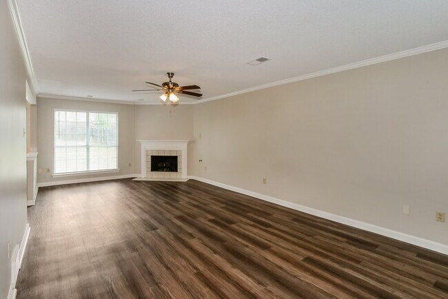 Photo - 5554 Lakefront Dr