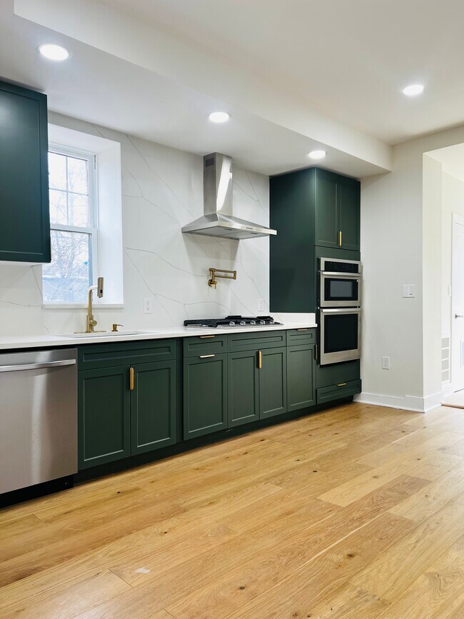 Photo - 116 Thomas St NW