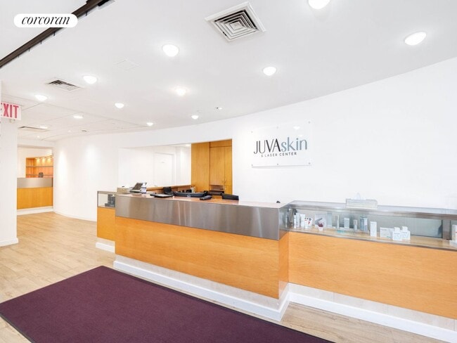 Photo - 60 E 56th St