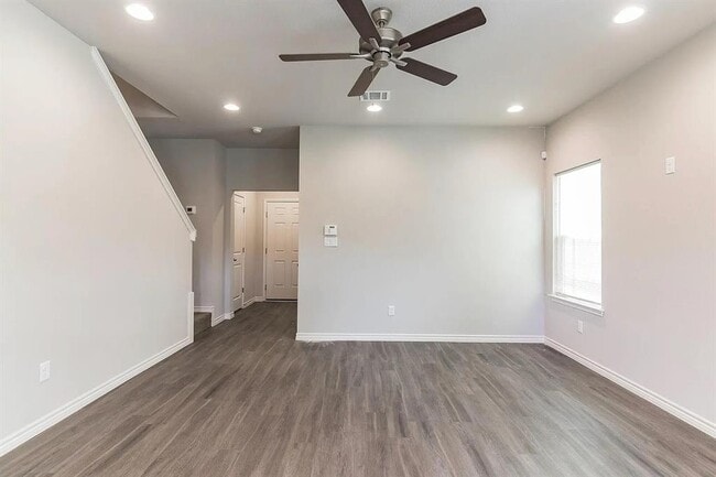 Photo - 131 Peruna Dr
