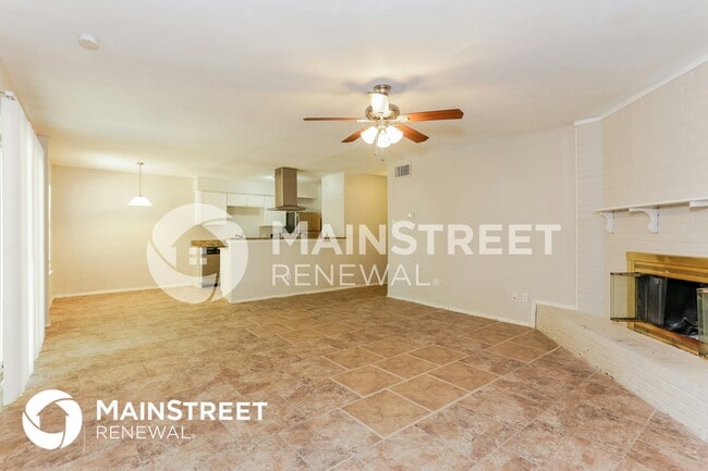 Photo - 817 Sandalwood Ln