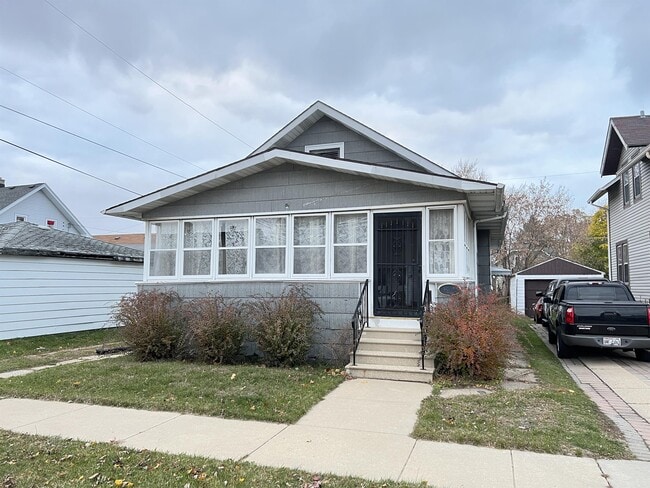 Building Photo - 1506 70th St