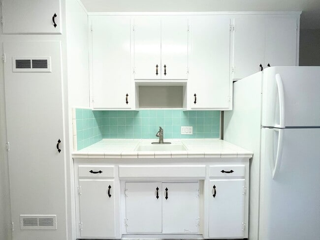 Photo - Single level duplex a block to the beach! Unit B