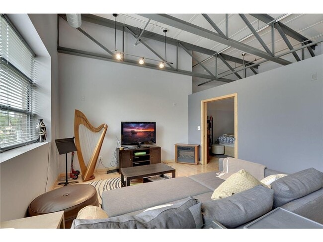 Photo - 111 E Franklin Ave Unidad 307