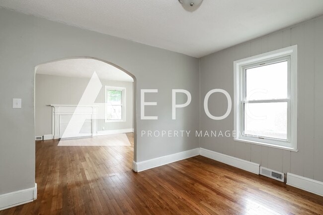 1115 S Benbow Rd