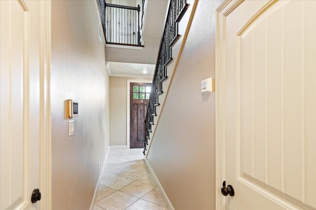 Photo - 1520 Amundsen St