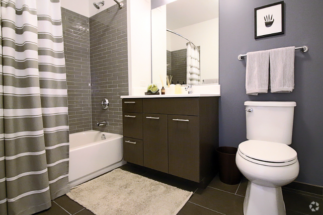 Building Photo - 209 W Ontario St Unit 1207 Rental