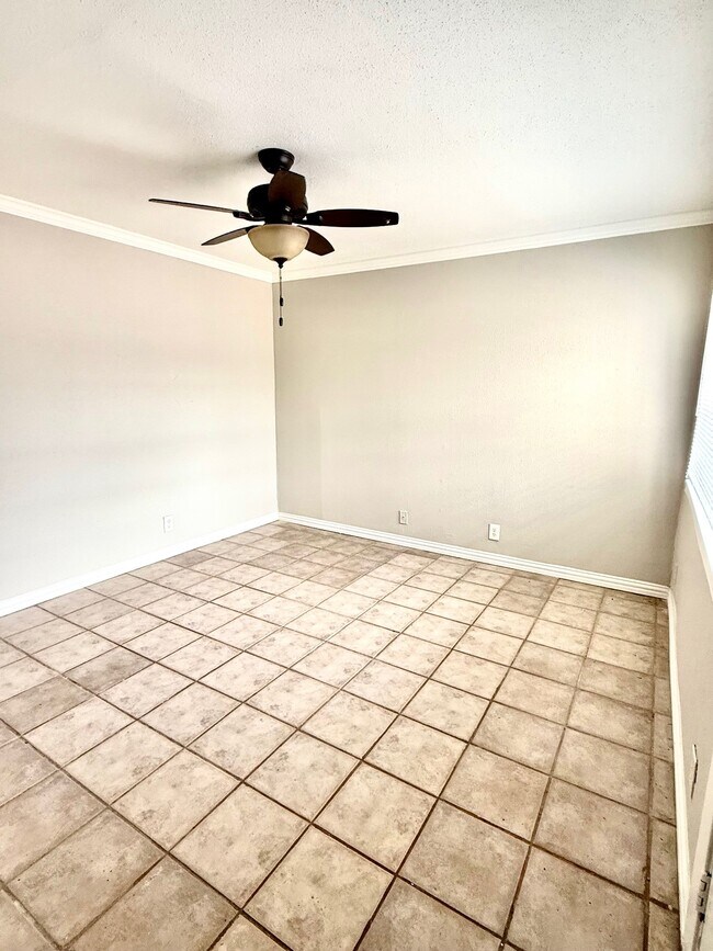 Photo - 1518 Wirt Rd Unit 1