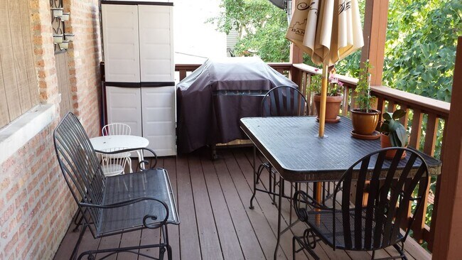 4640 N Drake Ave Unit # 2S