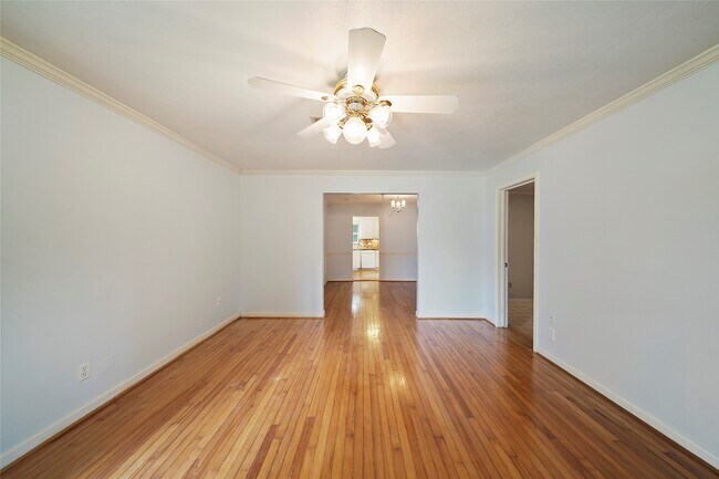 Photo - 4303 Piney Woods Dr