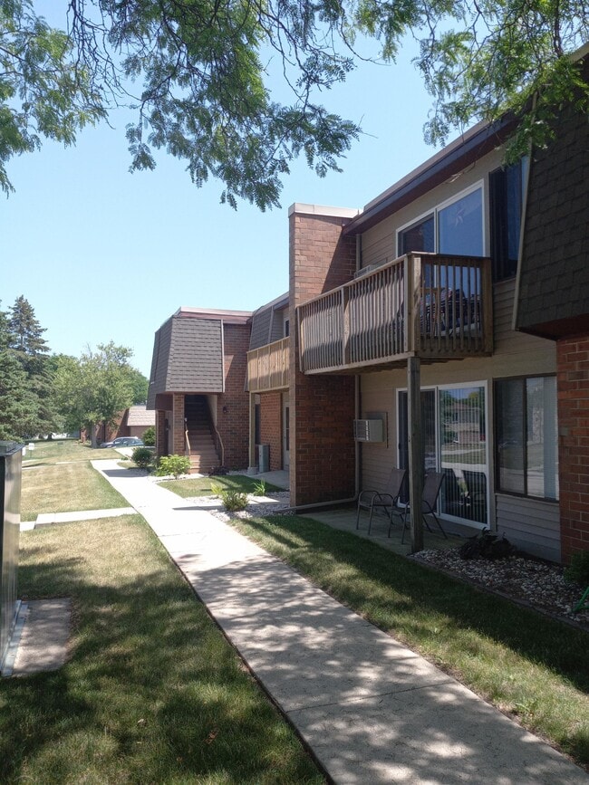 Square Apartments Racine, WI