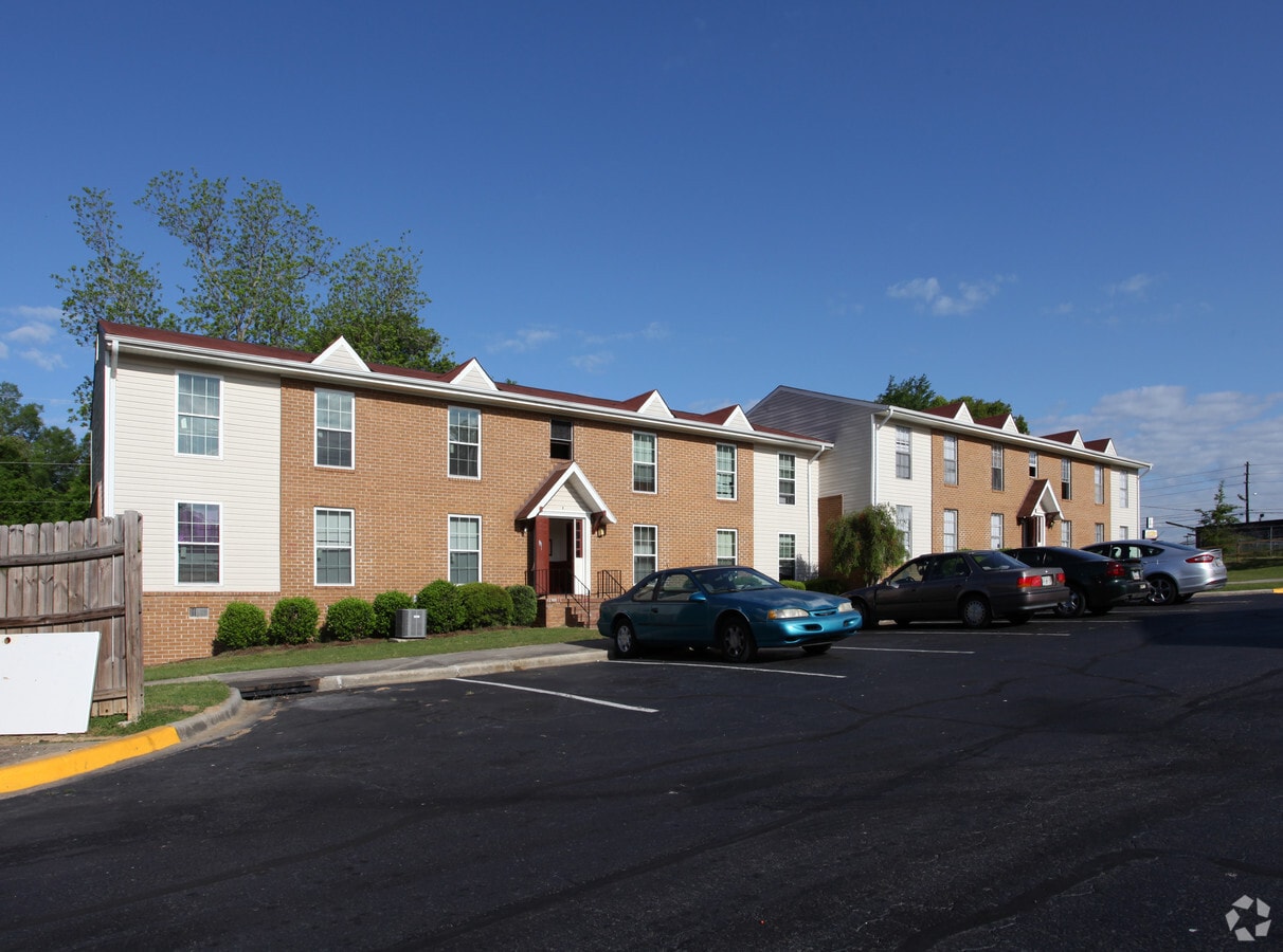 Majestic Gardens - Majestic Gardens Apartments