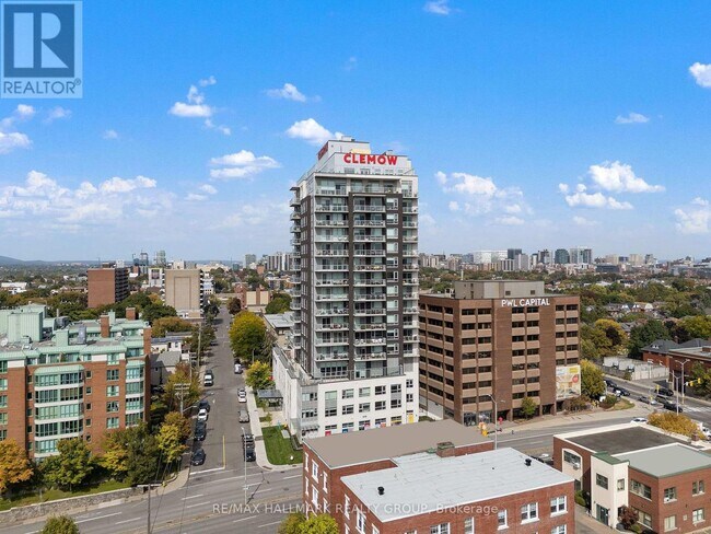Photo - 275 Carling Ave Unit 709
