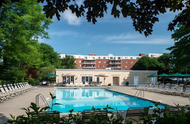 Towers of Colonie - Towers of Colonie Apartments