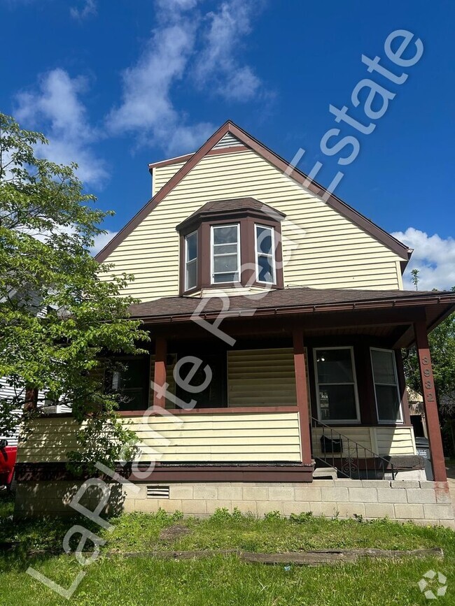 Building Photo - 3932 Burnham Ave Rental