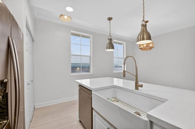 Photo - 695 Hibiscus St