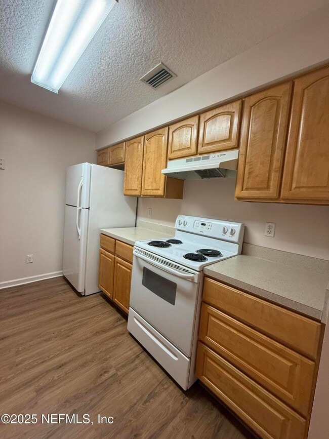 Photo - 702 Meadowbrook Dr