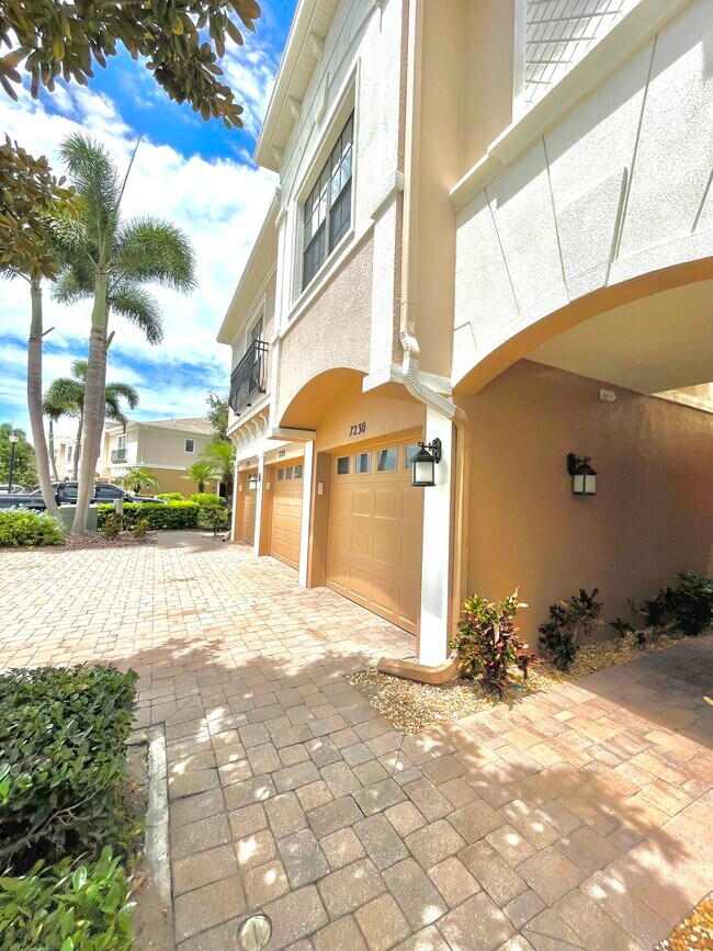 Photo - 7230 Hamilton Rd Unidad 7230