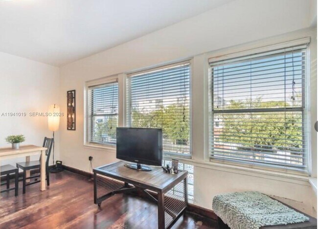 Photo - 1555 Pennsylvania Ave Unit 202