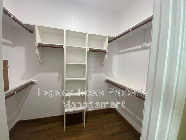 Photo - 105 Sabine Ave