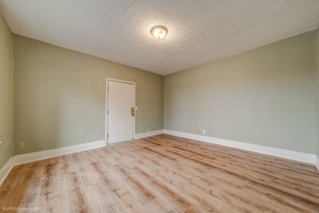 Photo - 802 Pine St Unidad 7