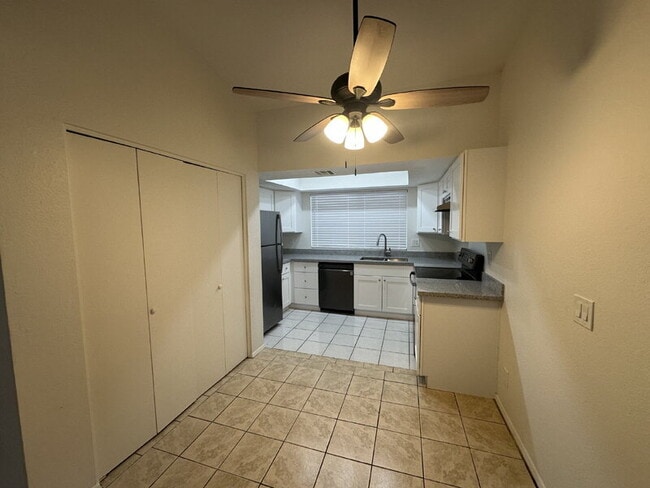 Photo - 1559 W Mercer Ln Unit #3