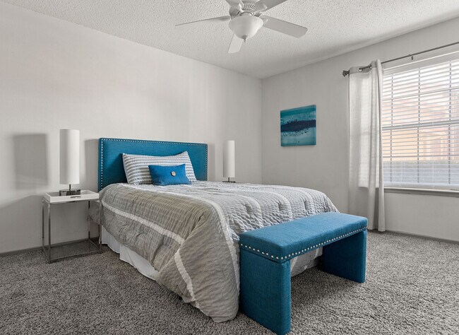 C242360_Calloway_1B1BModel_Bedroom_02-2