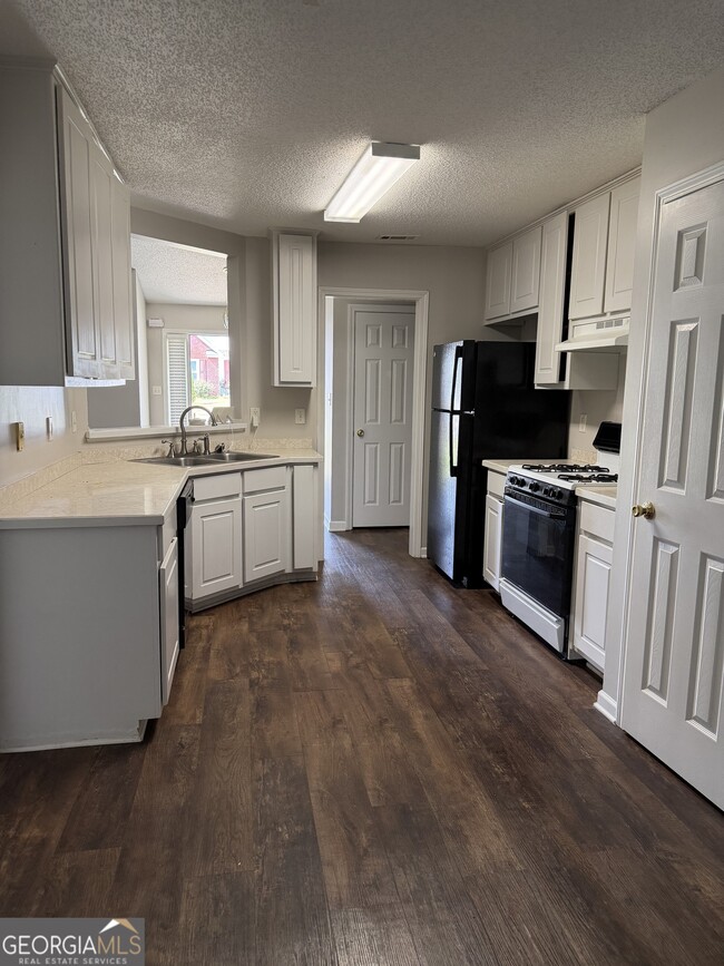 Photo - 3020 Meadow Glen Pass