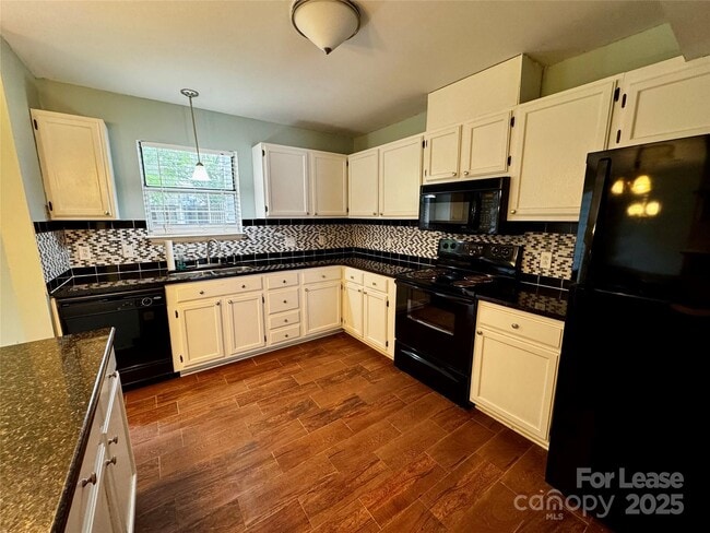 Photo - 6048 Heath Valley Rd