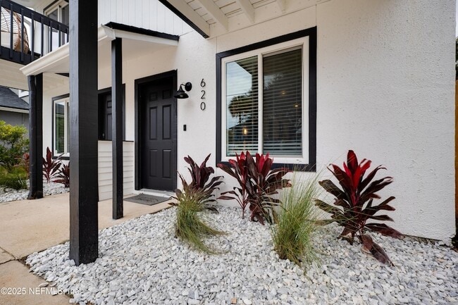 Photo - 620 6th Ave S