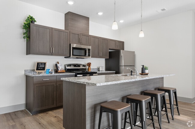 2BR, 2BA - 1,043SF - Kitchen
