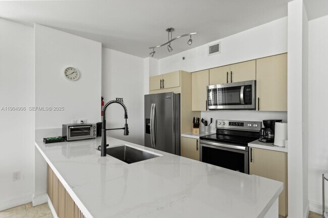 Photo - 17555 Atlantic Blvd Unit PH7