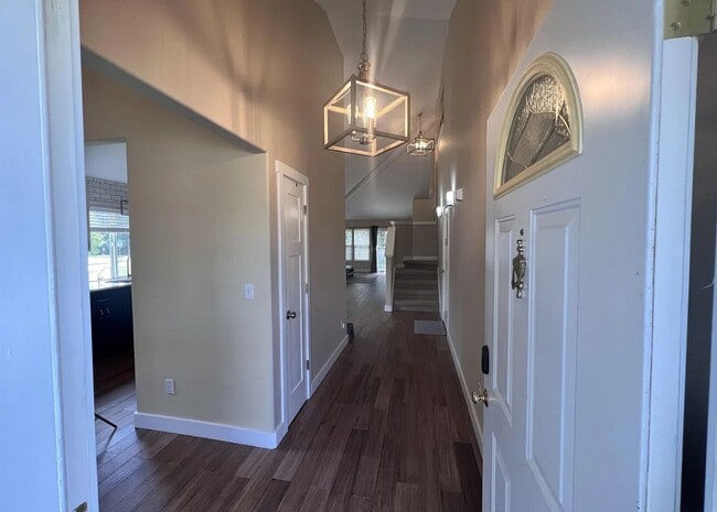 Photo - Great Neighborhood 3bd/ 2.5 Avail. Nov. 28th