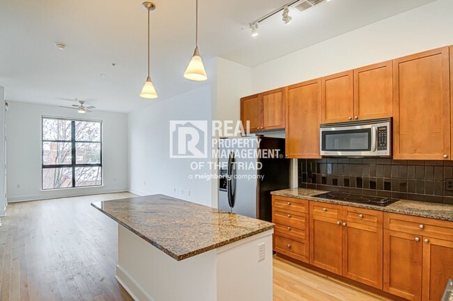Luxury Top Floor 1BR/1BA Condo on 4th Street - Luxury Top Floor 1BR/1BA Condo on 4th Street Unidad 414