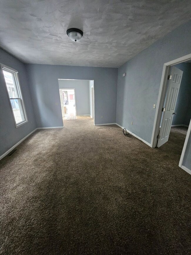 Photo - Lower 3 bedroom unit East Side