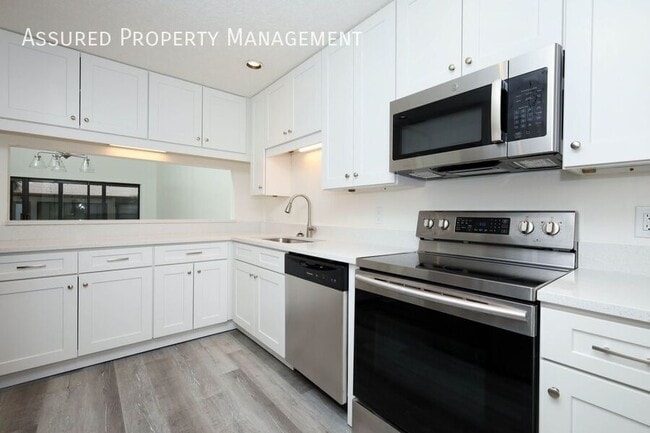 Photo - 301 Dryberry Way