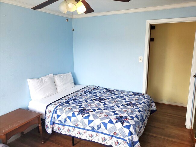 Photo - 2116 Grover Ave