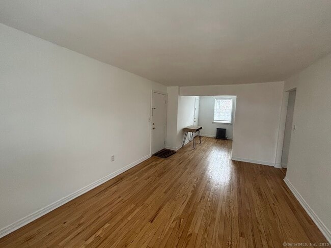 Photo - 5 Clarmore Dr Unidad 2A