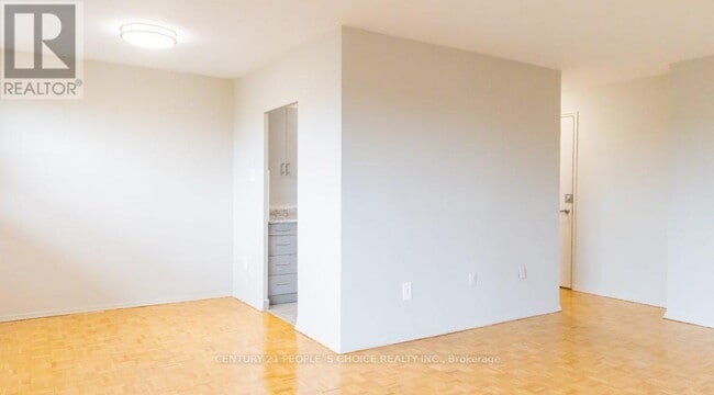 Photo - 1061 Seneca Ave Unité 110