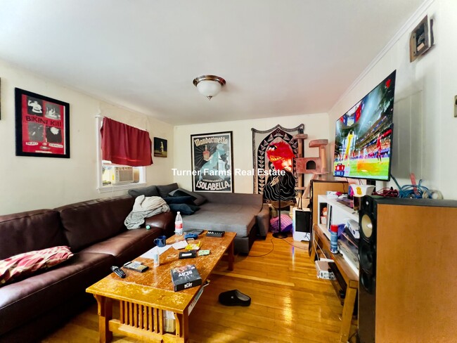 Photo - 76 College Ave