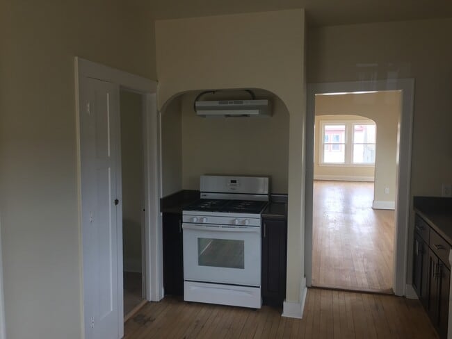 Photo - 721 E Center St Unit Upper