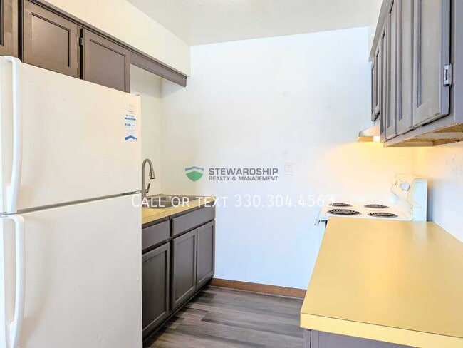 Photo - 285 Villa St