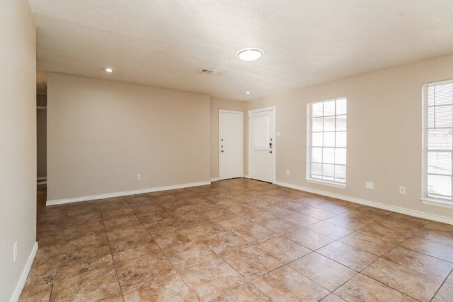 23903 Lestergate Dr