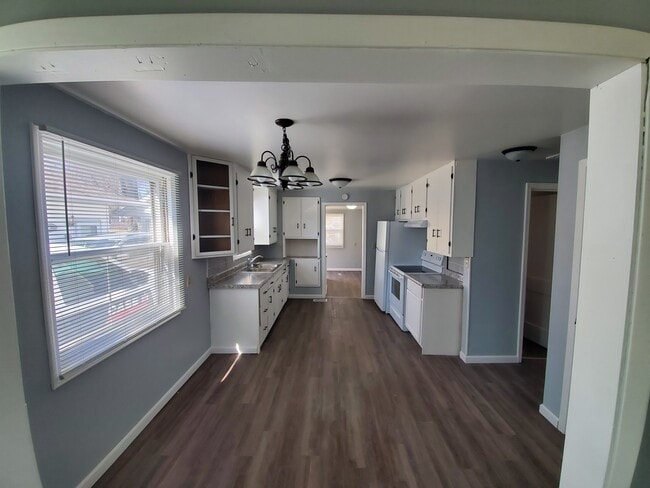 Building Photo - 504 8th Ave Rental