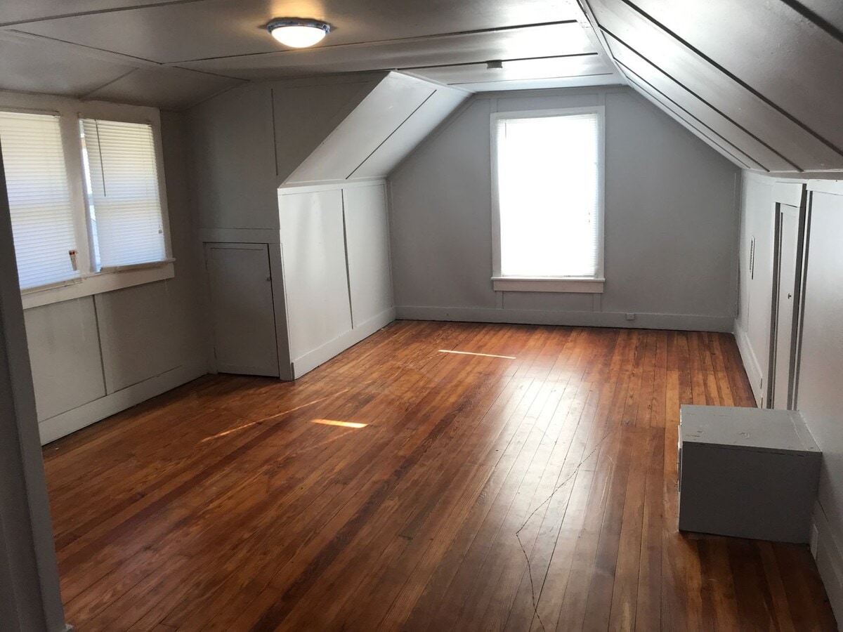 Photo - MOVE-IN SPECIAL!!!  1/2 OFF 1ST MONTH OF RENT