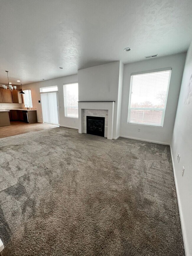 Photo - 645 E 35th Ave